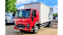 FORD - CARGO 1119 - 2016/2017 - Vermelha - R$ 320.000,00