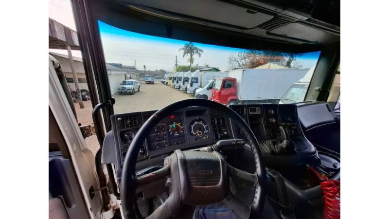 SCANIA - P-124 - 2006/2007 - Branca - R$ 290.000,00