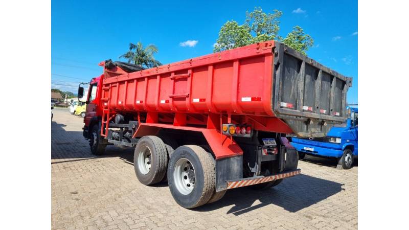 MERCEDES-BENZ - ATEGO 2428 - 2011/2011 - Vermelha - R$ 330.000,00