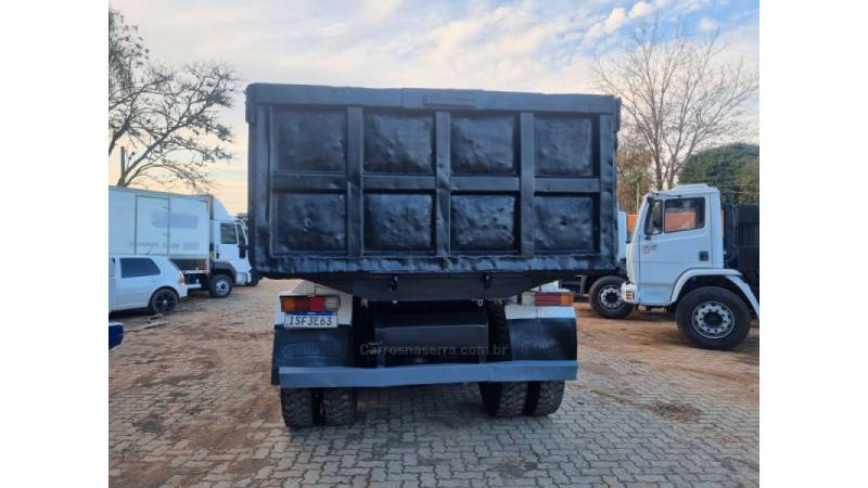 FORD - CARGO 2628 - 2011/2012 - Branca - R$ 320.000,00