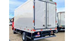 VOLKSWAGEN - 10-160 - 2015/2016 - Vermelha - R$ 270.000,00