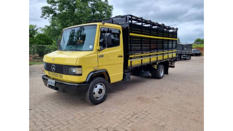 MERCEDES-BENZ - 710 - 1997/1997 - Amarela - R$ 135.000,00