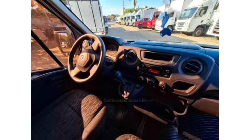 RENAULT - MASTER - 2018/2019 - Branca - R$ 165.000,00