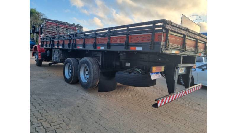 MERCEDES-BENZ - L-1620 - 2000/2000 - Vermelha - R$ 210.000,00