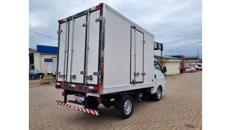 HYUNDAI - HR - 2007/2008 - Branca - R$ 95.000,00