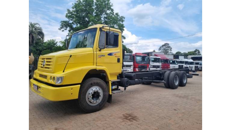 MERCEDES-BENZ - L-1620 - 2001/2001 - Amarela - R$ 210.000,00