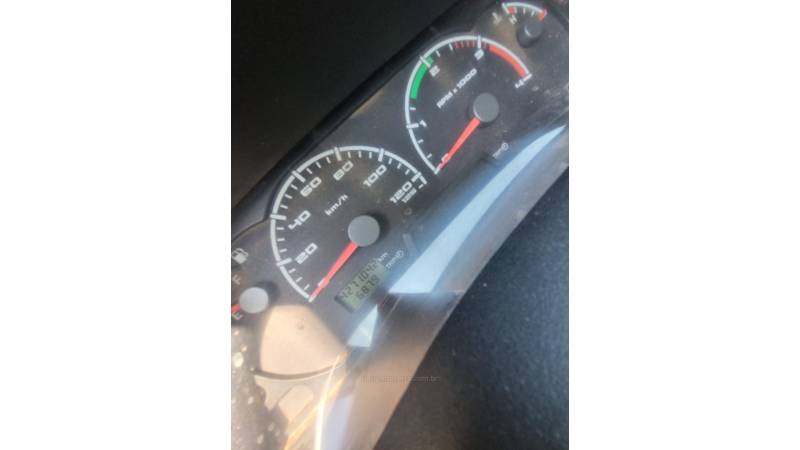 FORD - F-4000 - 2004/2005 - Branca - R$ 135.000,00