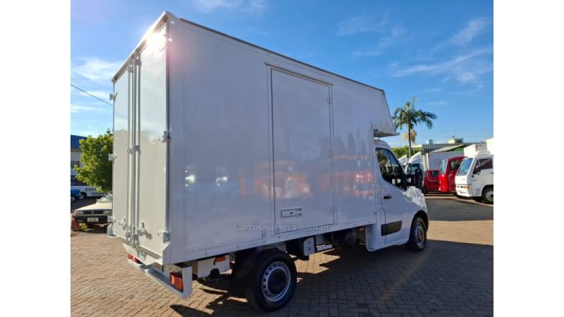 RENAULT - MASTER - 2018/2019 - Branca - R$ 165.000,00