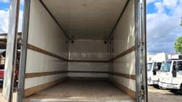 FORD - CARGO 1119 - 2016/2017 - Vermelha - R$ 320.000,00