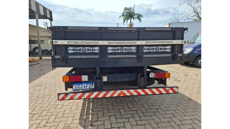 FORD - F-4000 - 1976/1976 - Amarela - R$ 50.000,00