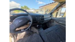 FORD - F-4000 - 2004/2005 - Branca - R$ 135.000,00