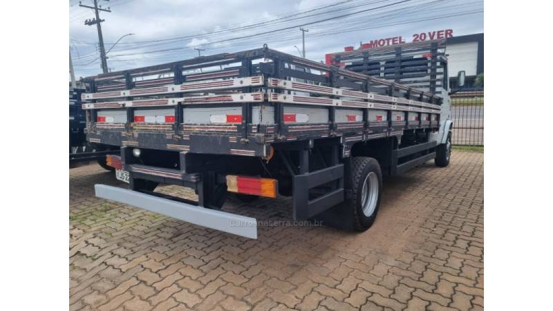 MERCEDES-BENZ - 710 - 2000/2000 - Branca - R$ 130.000,00