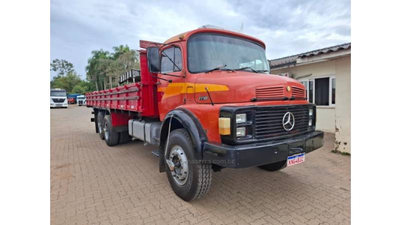 MERCEDES-BENZ - L-1118 - 1988/1988 - Vermelha - R$ 105.000,00