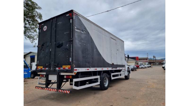 MERCEDES-BENZ - ATRON 1319 - 2014/2014 - Branca - R$ 275.000,00
