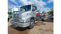 MERCEDES-BENZ - L-1318 - 2009/2009 - Prata - R$ 220.000,00